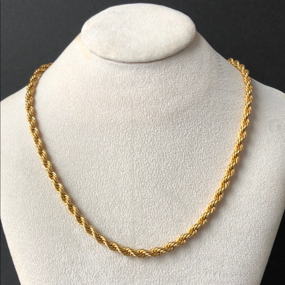 Elegant Monet Gold Tone Rope Chain Necklace Vintage